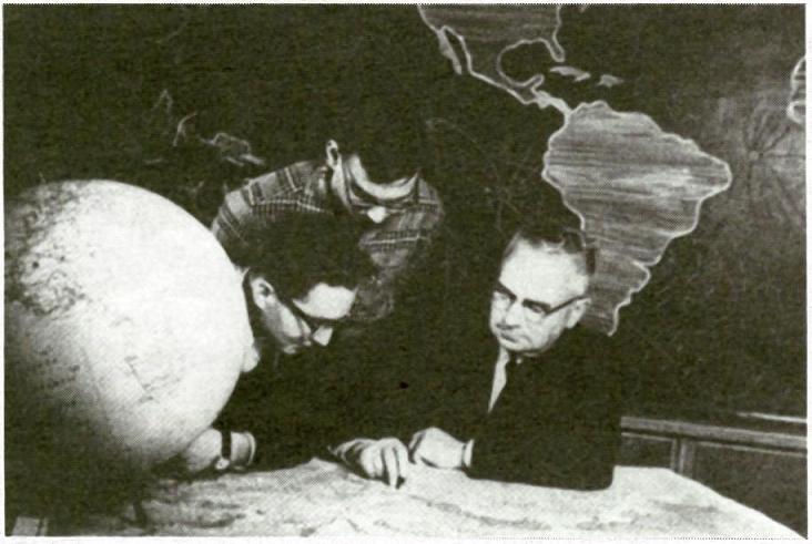 Chaim Pekeris and colleagues discussing an ocean tides model